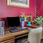 Econo Lodge Inn&Suites East Knoxville 