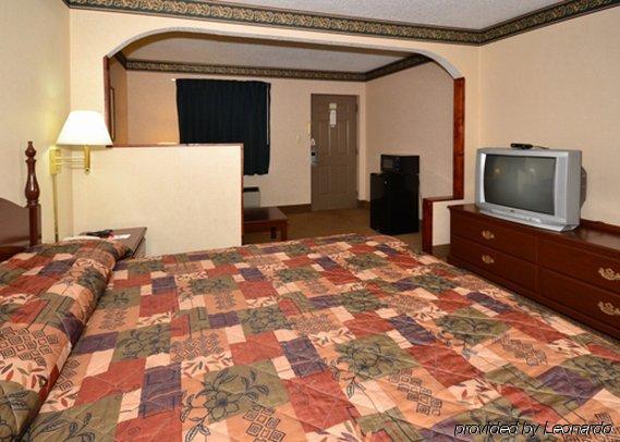 Hotel Econo & East 2*